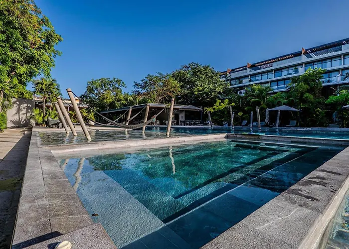 Ground F Htub, Jungle Sanctuary Walkable ! Apartment *